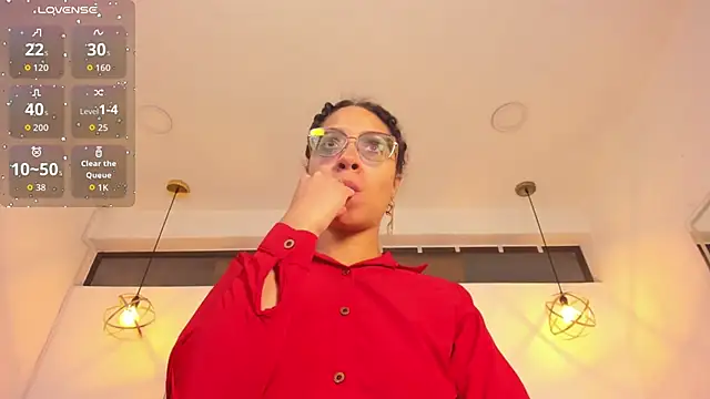 Hanna Cornee  online show from January 19, 12:12 pm