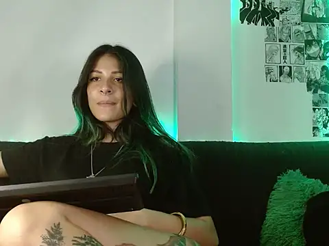 Snapshot of Chloe_paytone chatting on October 5, 1:21 am Chloe paytone online show from October 5, 1:21 am