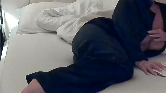 simonacavali online show from February 14, 11:40 pm