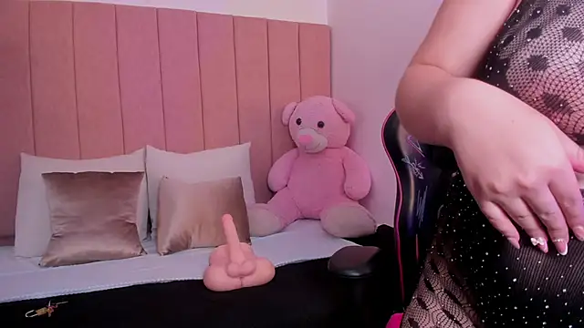 Snapshot of cloe_weiss chatting on September 29, 5:07 pm cloe weiss online show from September 29, 5:07 pm