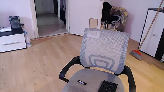 Aliens4twenty online show from September 25, 12:15 pm