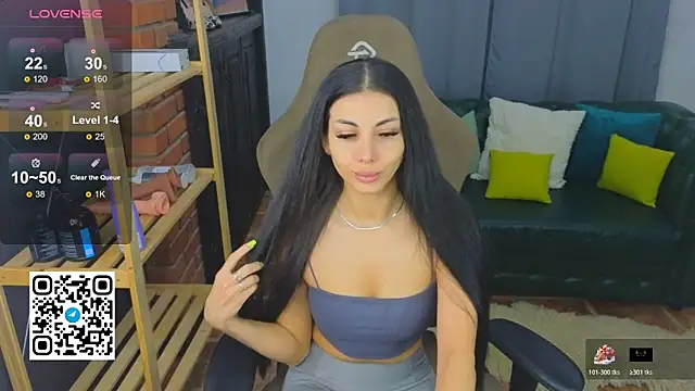 Emmi Swon online show from November 12, 8:40 pm