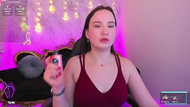 SofieBloom online show from January 8, 9:30 pm