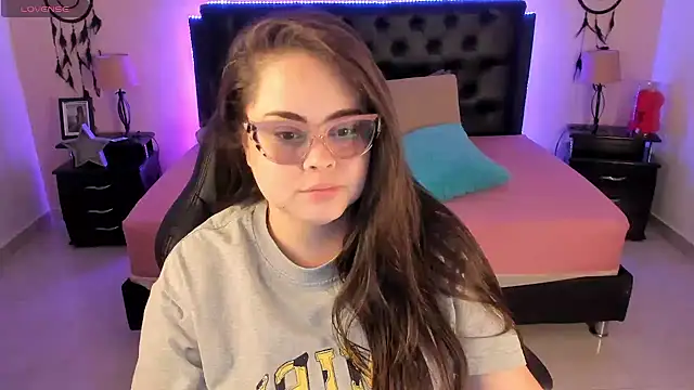 LolaVillalobos online show from June 4, 3:16 pm