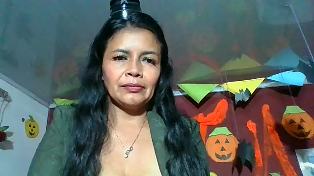 DianaOchoa  online show from November 1, 5:00 am