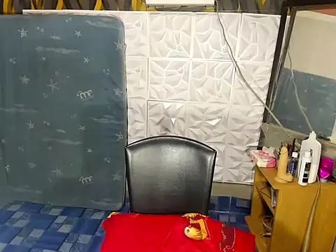 your athenaxx online show from October 8, 5:17 pm