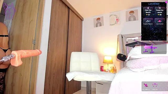 Aphroditafleurxx online show from July 9, 9:39 pm