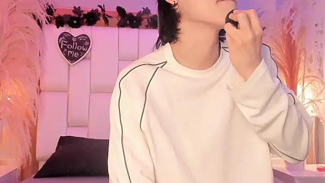 Daphne And Roger online show from April 11, 11:03 am