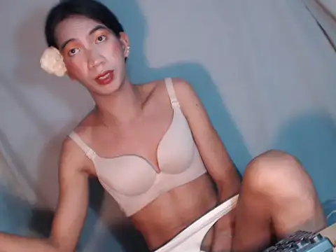 xyourdreamtrans online show from February 26, 2:21 am