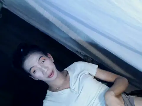 Snapshot of xyourdreamtrans chatting on October 1, 5:01 am xyourdreamtrans online show from October 1, 5:01 am