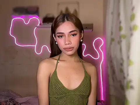 Lovelynikki03 online show from September 25, 9:01 pm