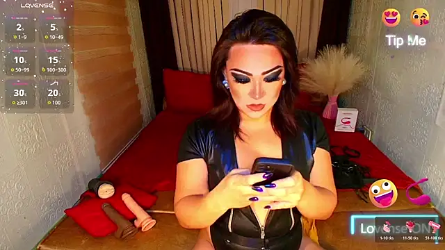 hot wildivana online show from November 20, 7:15 pm