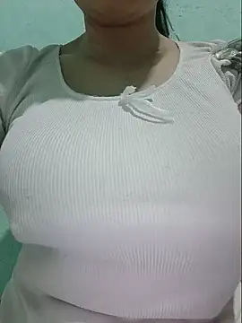 Shiny Babe online show from June 6, 4:30 am