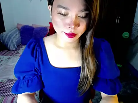 Urassiansweetcummer online show from October 4, 2:17 am