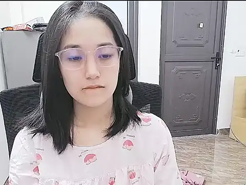 Shulee21 online show from October 13, 2:25 am