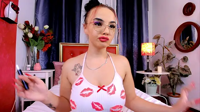 ScarletVex online show from September 26, 5:21 pm