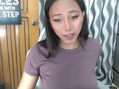 sweetiie caren online show from April 7, 4:47 am