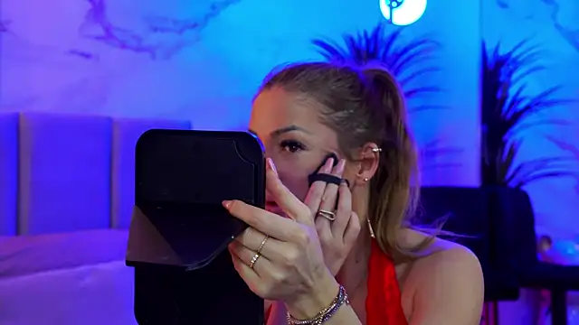 Izabellle02 online show from February 12, 5:09 am