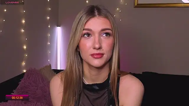 BeatrixGummer online show from December 3, 8:00 pm