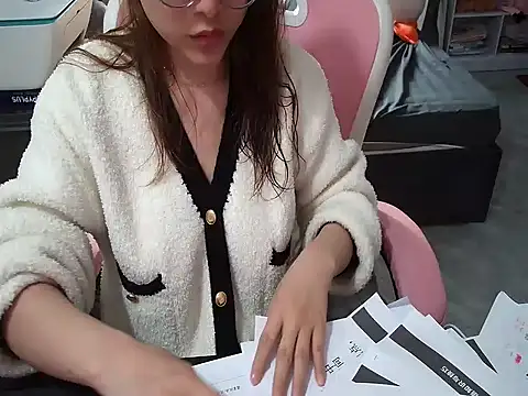 Ori-Yannie online show from February 20, 8:27 am