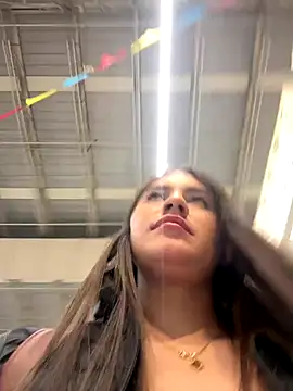 Snapshot of Isabella21_ chatting on October 8, 12:15 am Isabella21 online show from October 8, 12:15 am