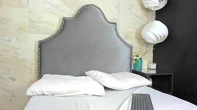 Snapshot of abigail_silver_ chatting on October 6, 12:33 pm abigail silver online show from October 6, 12:33 pm