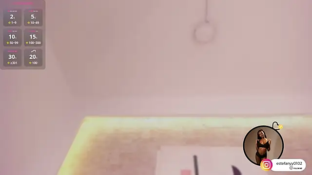 Snapshot of estefanyy_ chatting on September 13, 2:03 pm estefanyy online show from September 13, 2:03 pm