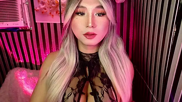 UrhotlucyTS online show from March 10, 7:01 am