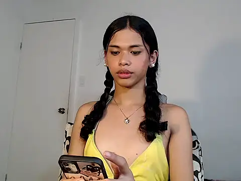 urcurlydiva online show from November 10, 4:07 am