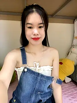 Snapshot of Baby-ladytits2025 chatting on October 6, 5:46 am Baby-ladytits2025 online show from October 6, 5:46 am