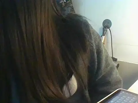 Linzly online show from November 19, 3:06 am