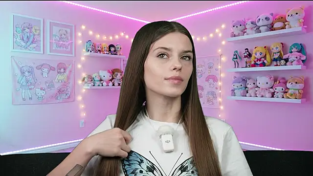 sukie spooky online show from April 8, 12:29 pm