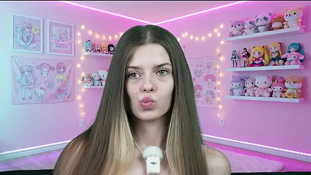 sukie spooky online show from April 16, 10:04 am