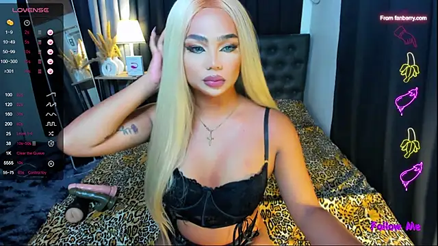 Snapshot of ScarletgraysonX chatting on September 11, 2:34 am ScarletgraysonX online show from September 11, 2:34 am