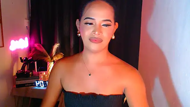 Lorainnelustts online show from November 27, 3:04 pm