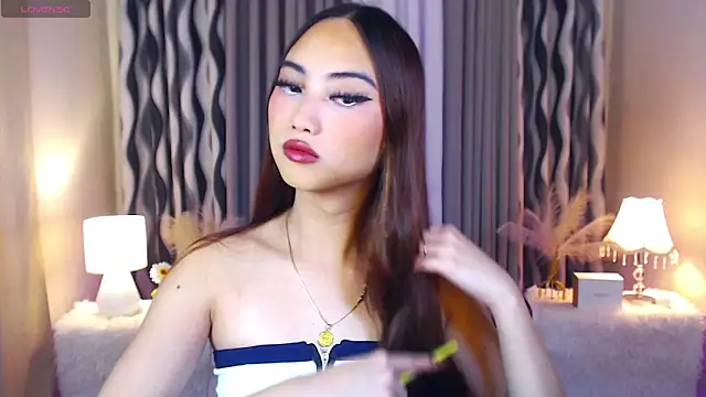 Kiah Wyatt online show from November 5, 5:45 am