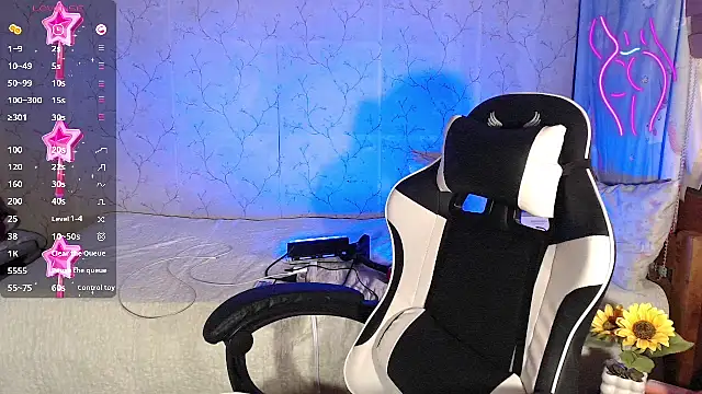 TssluttyNikka online show from March 31, 10:32 pm