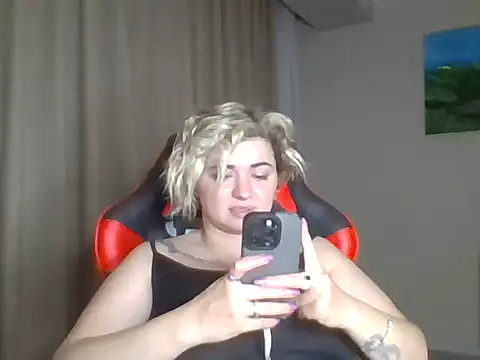Snapshot of Wymini chatting on September 17, 8:07 pm Wymini online show from September 17, 8:07 pm