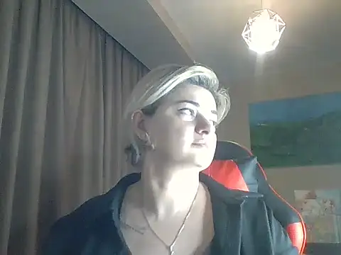 Snapshot of Wymini chatting on September 27, 9:11 pm Wymini online show from September 27, 9:11 pm