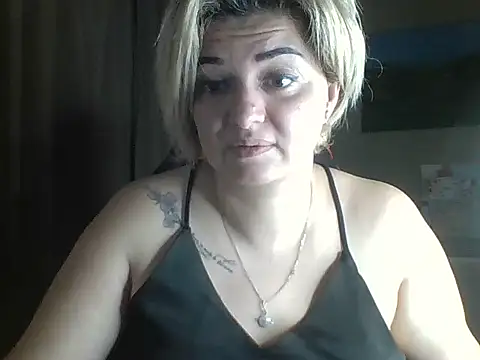 Snapshot of Wymini chatting on October 3, 10:15 pm Wymini online show from October 3, 10:15 pm