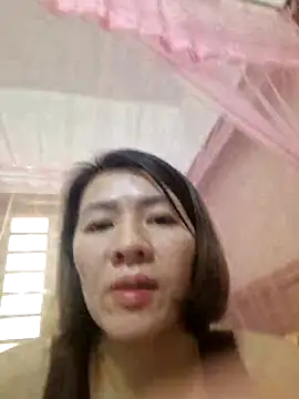 Snapshot of Hailey_babe chatting on October 19, 5:20 am Hailey babe online show from October 19, 5:20 am