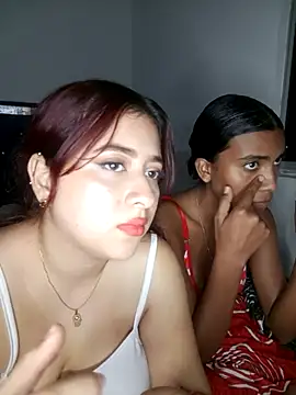 Chloe Sky love online show from March 25, 4:06 am