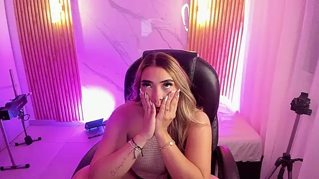 KYLIE JONES6 online show from April 21, 3:13 am