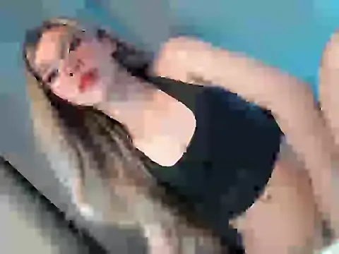 Snapshot of Your_Sweet_Cummer11 chatting on September 30, 10:58 pm Your Sweet Cummer11 online show from September 30, 10:58 pm