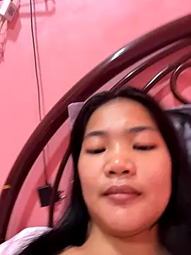 Snapshot of princess_janine chatting on October 12, 3:09 am princess janine online show from October 12, 3:09 am