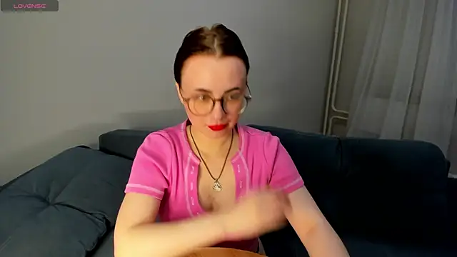 MewStella online show from March 24, 10:15 pm