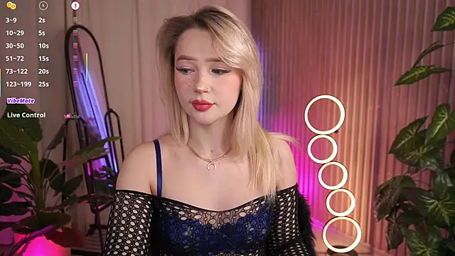 LauraWifeness online show from December 16, 6:41 am