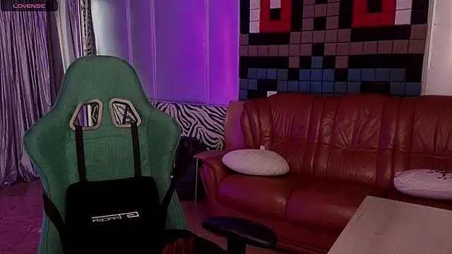 IvoryWood  online show from October 5, 9:47 am