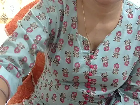 CHAMELI4747 online show from April 21, 8:10 am