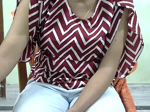 CHAMELI4747 online show from November 14, 7:30 am